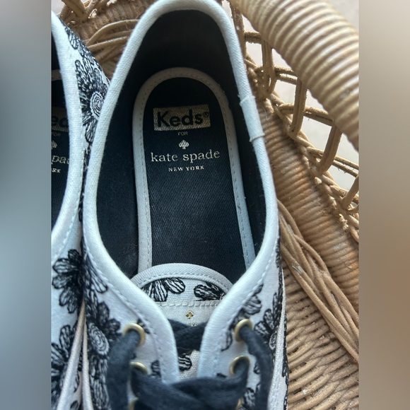 KATE SPADE X KEDS Daisy Print Sneakers - Size 6 - Picture 2 of 7